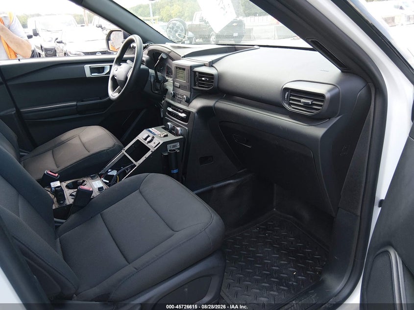 2020 FORD POLICE INTERCEPTOR UTILITY auction photo 5