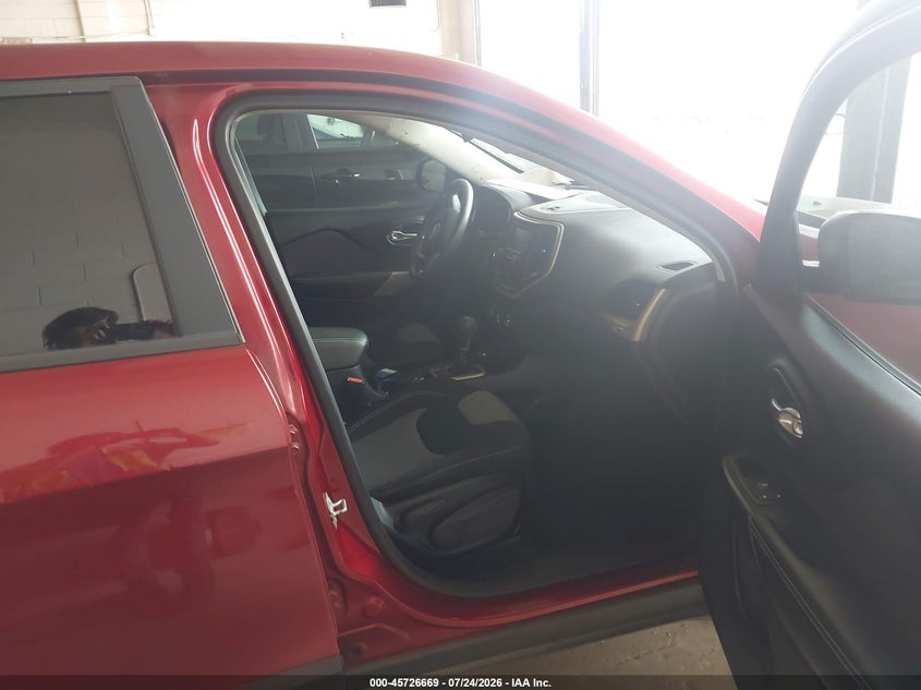 2015 JEEP CHEROKEE auction photo 5