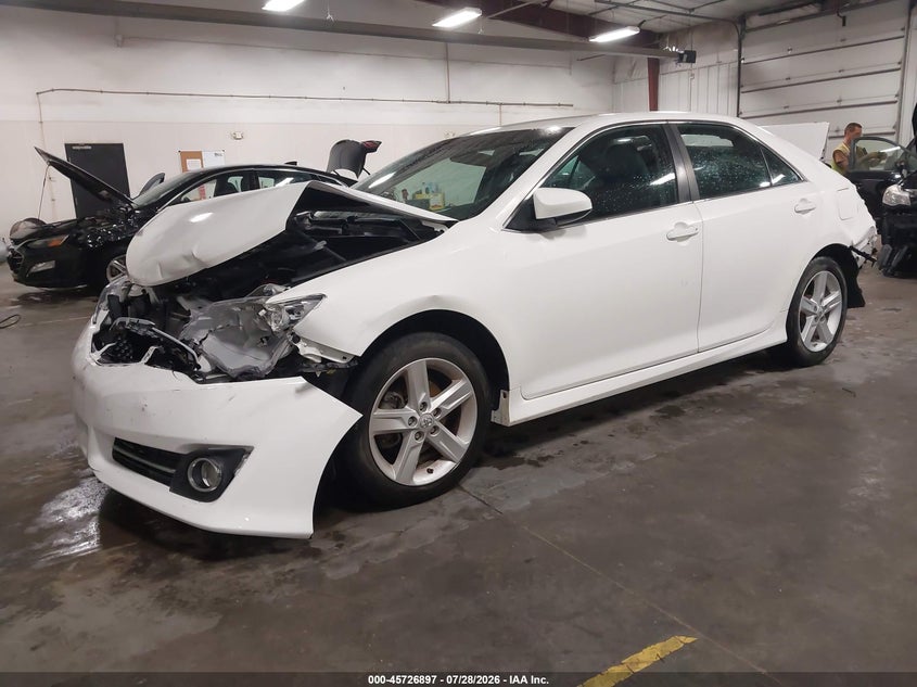 Vin: 4t1bf1fk4eu738241, lot: 46225596, toyota camry se 20142