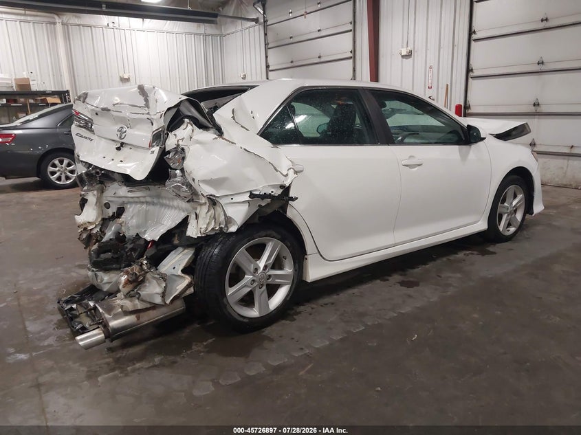 Vin: 4t1bf1fk4eu738241, lot: 46225596, toyota camry se 20144