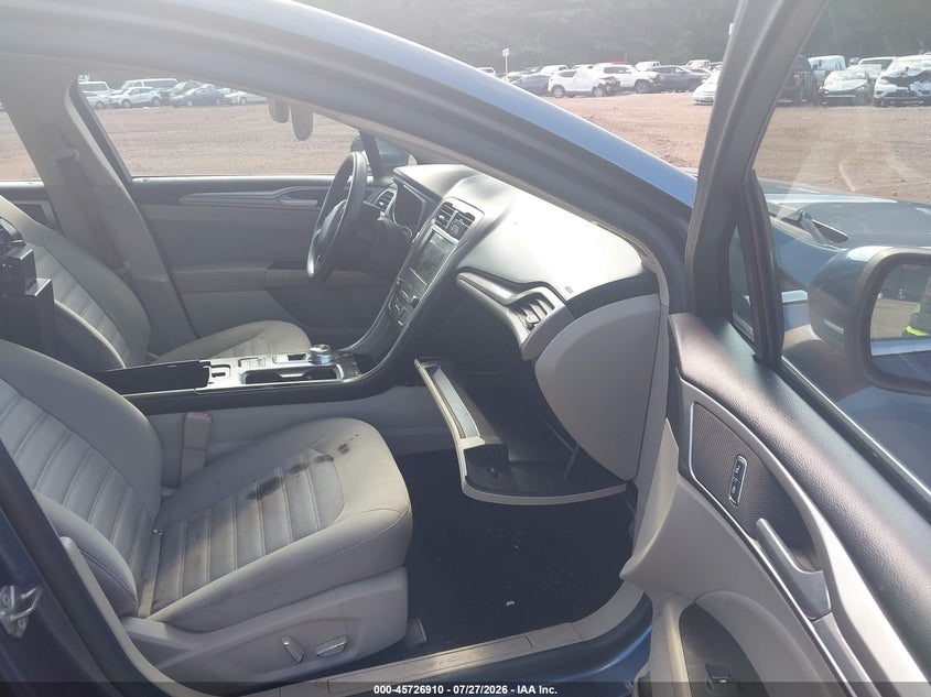 2019 FORD FUSION auction photo 5