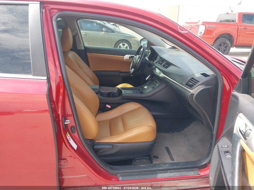 2011 LEXUS CT 200H auction photo 5