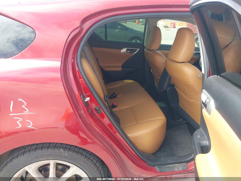 2011 LEXUS CT 200H auction photo 8