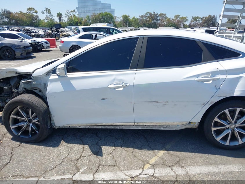2017 HYUNDAI AZERA · Photo 15