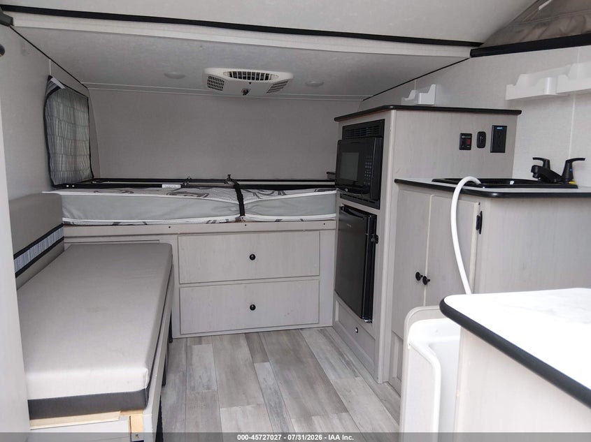 2023 FOREST RIVER COACHMEN PRO CLIPPER 12.0TD TRAVEL TRAILER auction photo 5