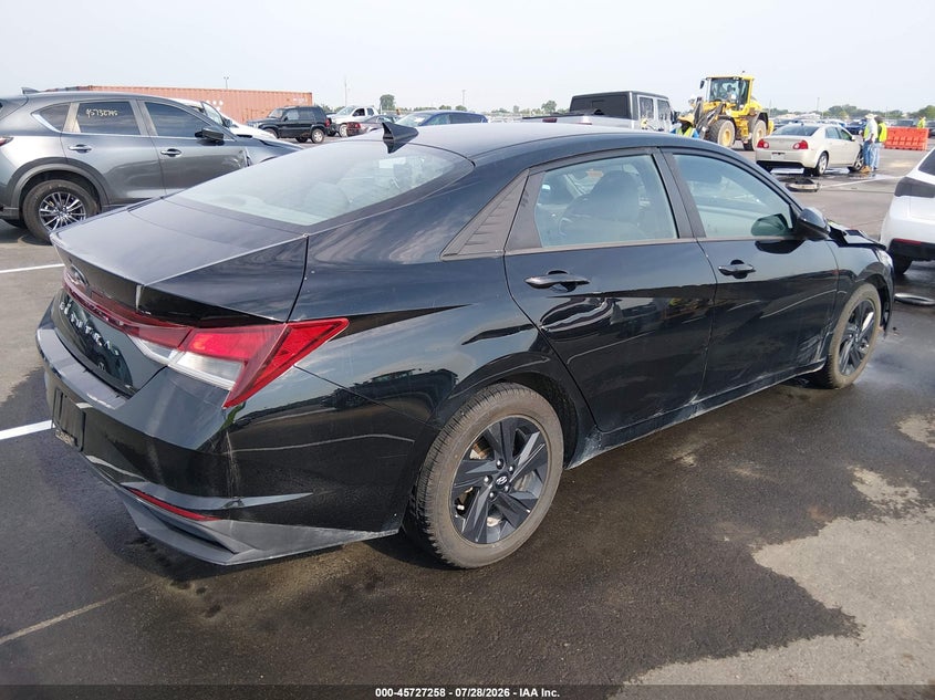 2022 HYUNDAI ELANTRA auction photo 4