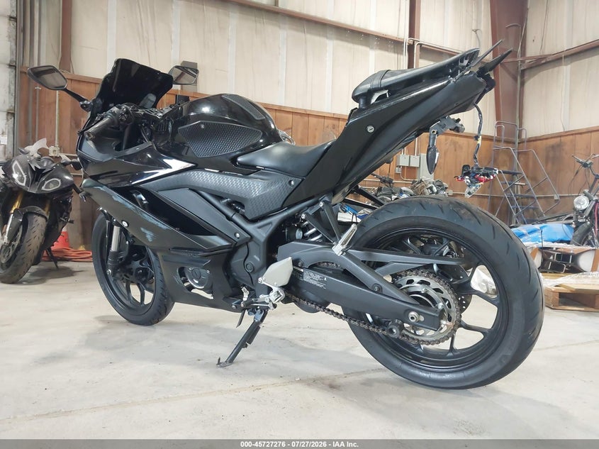 2022 YAMAHA YZFR3 auction photo 3