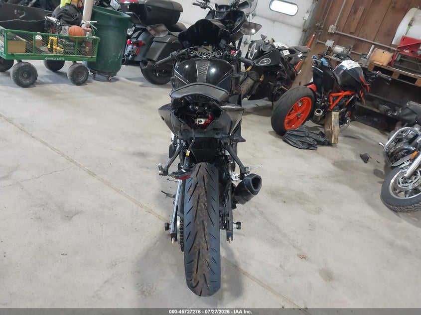 2022 YAMAHA YZFR3 auction photo 6