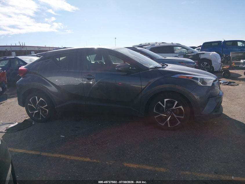TOYOTA C-HR - zdjęcie 13