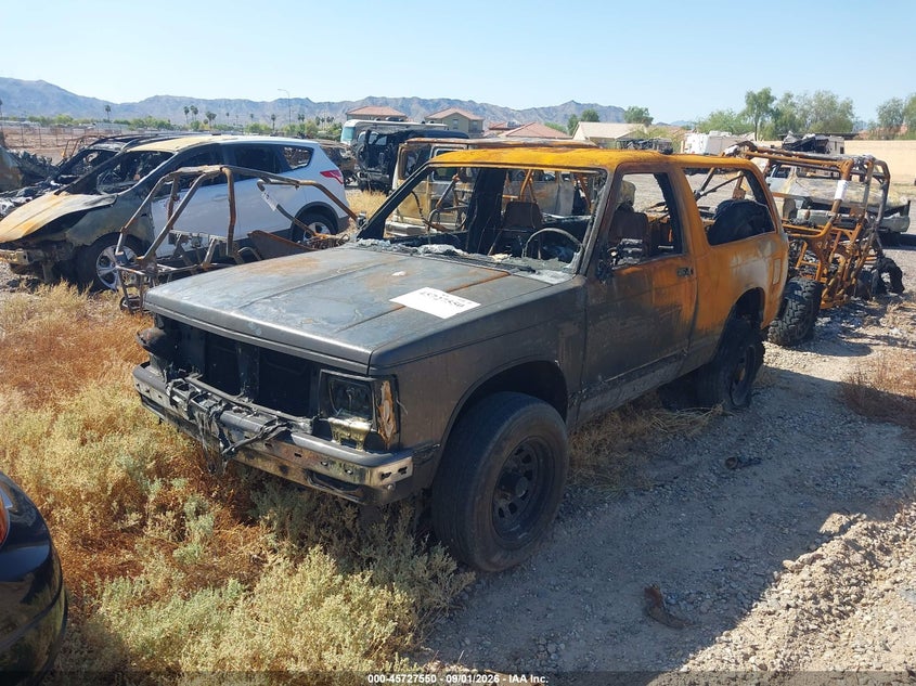 1988 CHEVROLET BLAZER auction photo 2