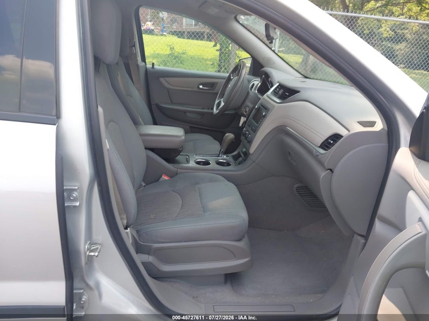 2017 CHEVROLET TRAVERSE auction photo 5