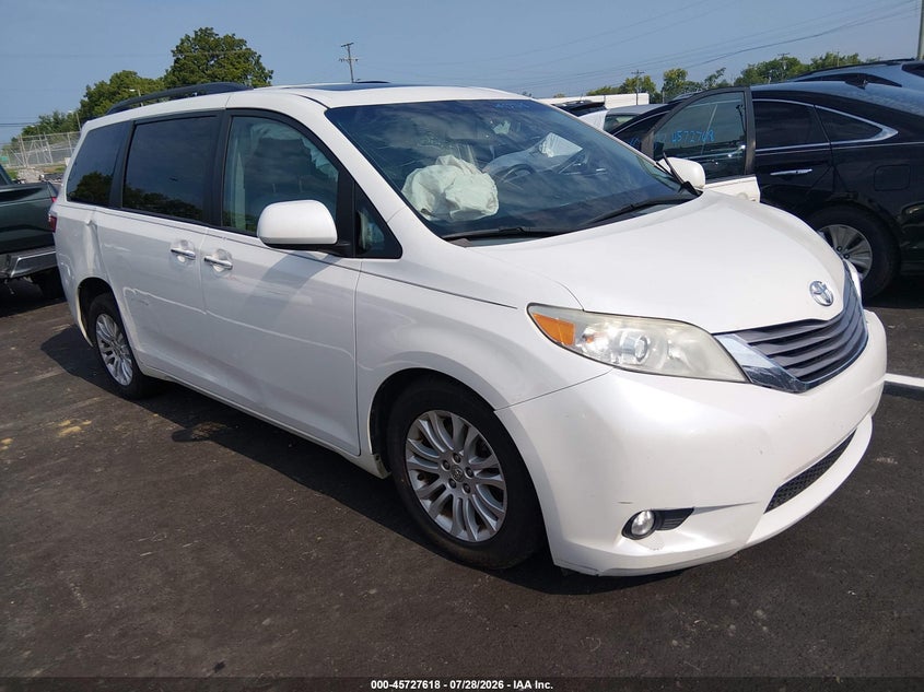 TOYOTA SIENNA - zdjęcie 1