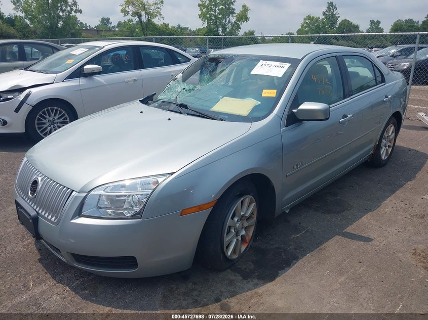 2007 Mercury Milan, Right Side, IAAI, VIN 3MEHM07Z47R649028 — photo 2