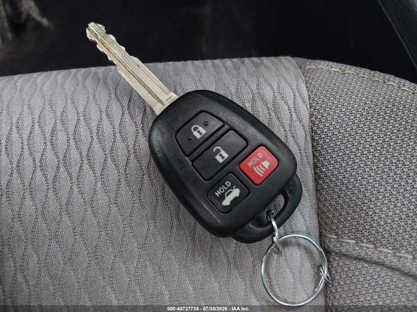 TOYOTA COROLLA - zdjęcie 11
