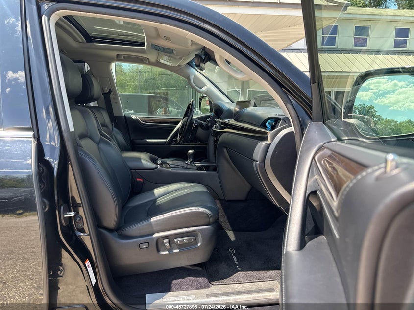 2018 LEXUS LX 570 auction photo 5