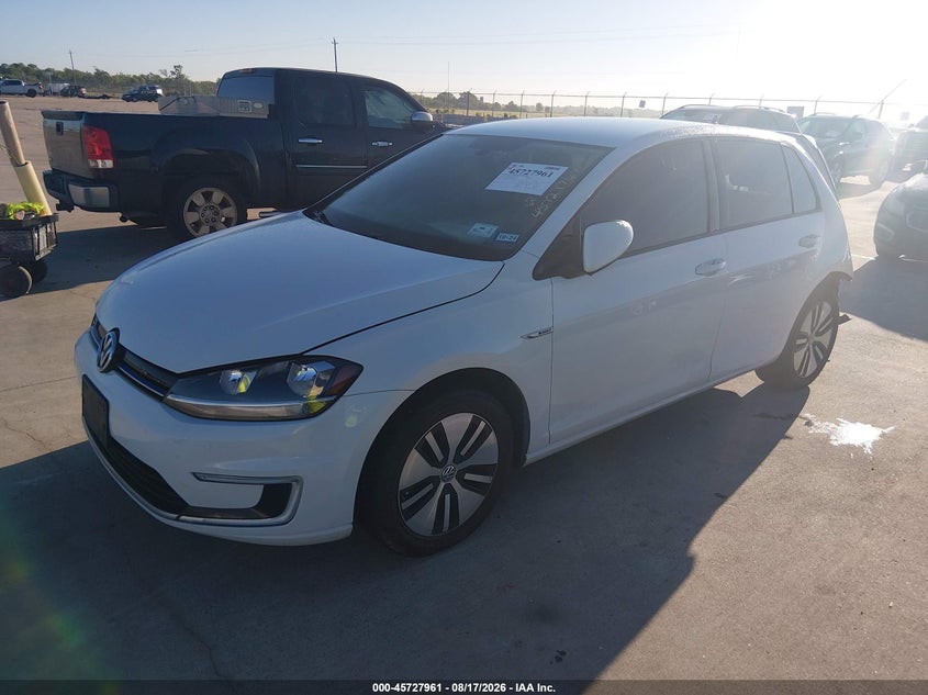 2019 VOLKSWAGEN E-GOLF SE · Фото 2