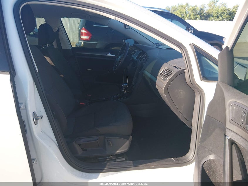 2019 VOLKSWAGEN E-GOLF SE · Фото 5