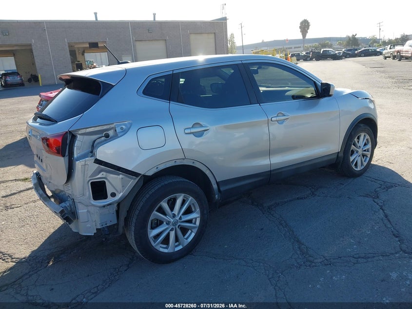 Vin: jn1bj1cp5hw028893, lot: 46226959, nissan rogue sport s 20174