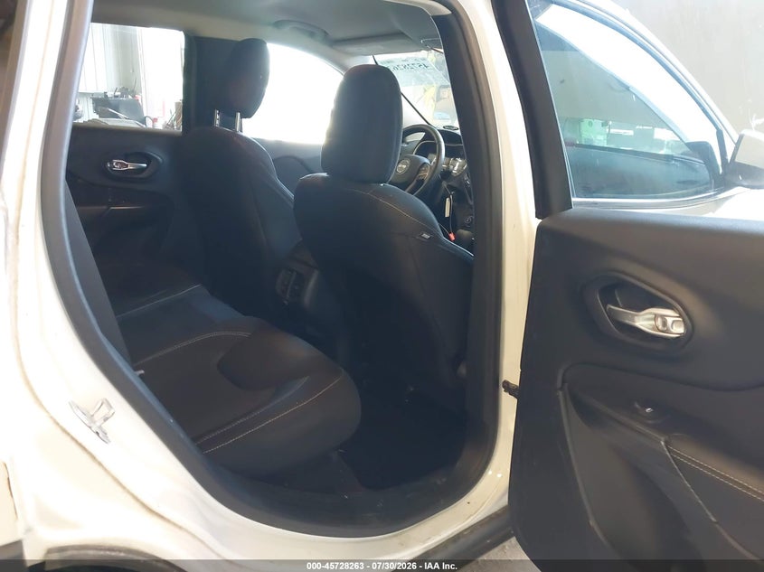 2017 JEEP CHEROKEE auction photo 8