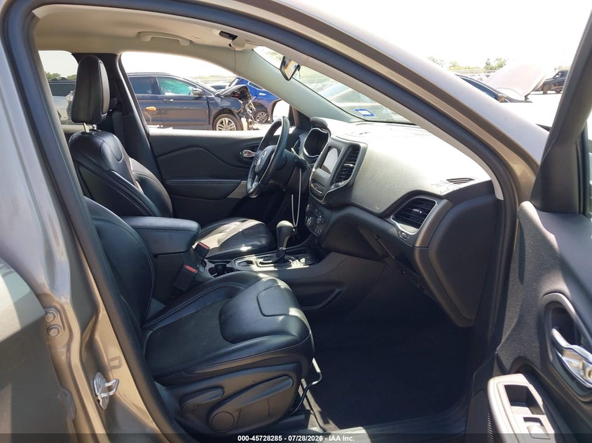 2019 JEEP CHEROKEE auction photo 5