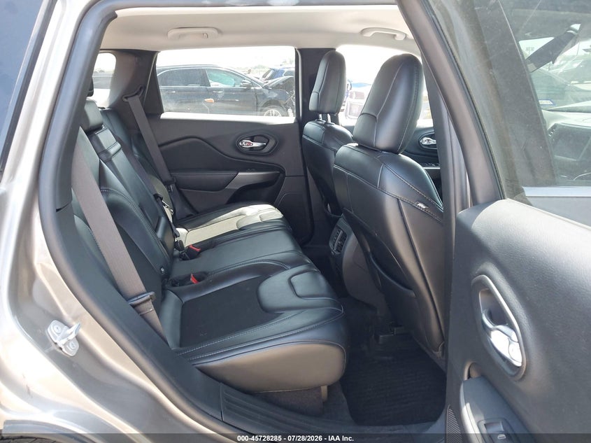 2019 JEEP CHEROKEE auction photo 8
