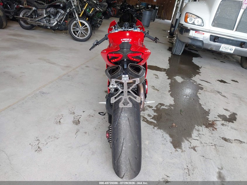 2017 DUCATI SUPERBIKE auction photo 6