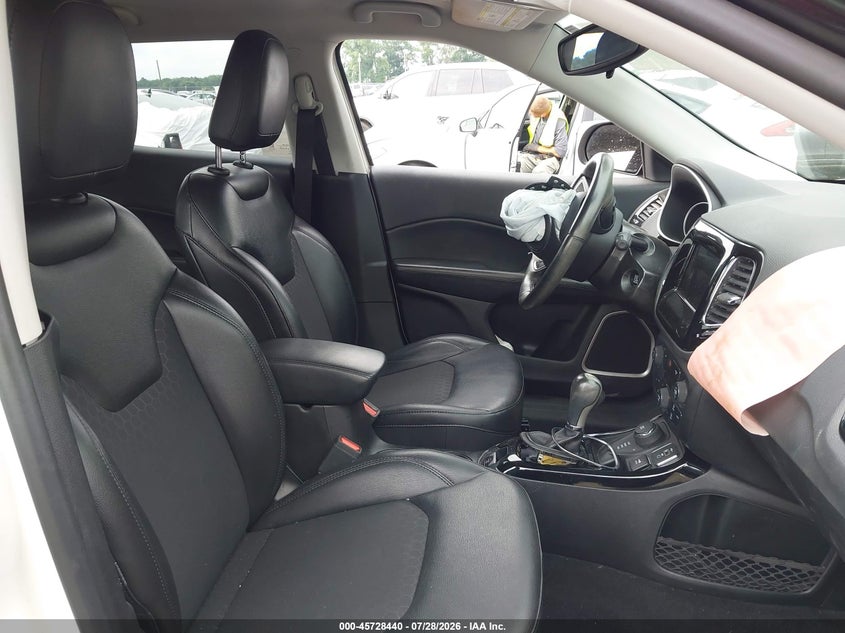 2019 JEEP COMPASS auction photo 5