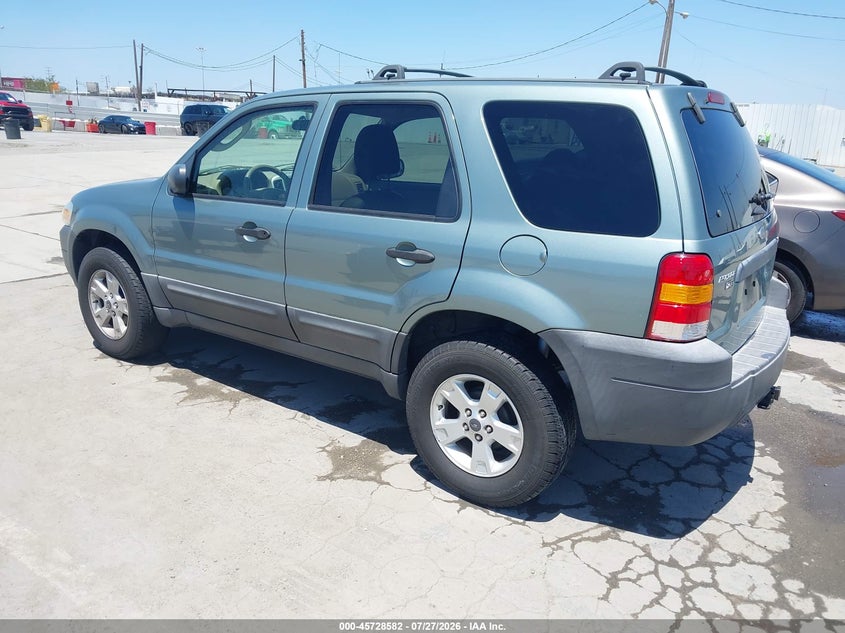2005 FORD ESCAPE auction photo 3