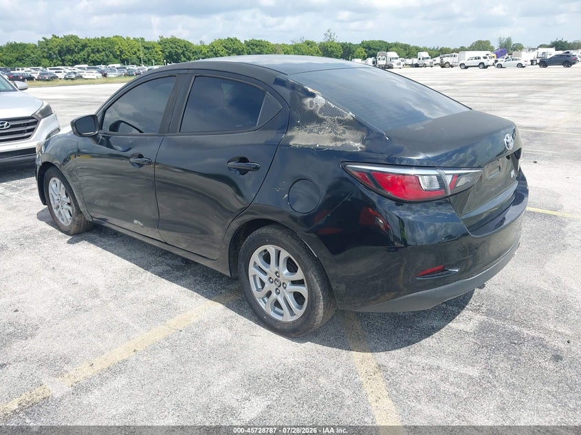 2017 TOYOTA YARIS IA auction photo 3
