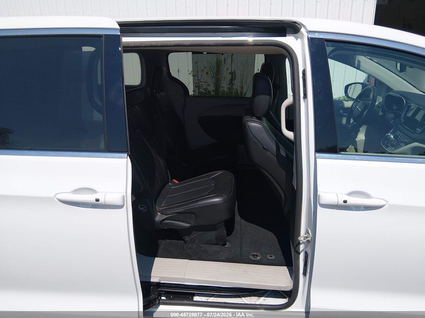2024 CHRYSLER PACIFICA auction photo 8