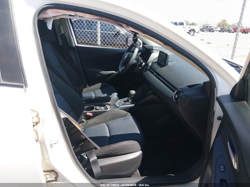 2019 TOYOTA YARIS auction photo 5