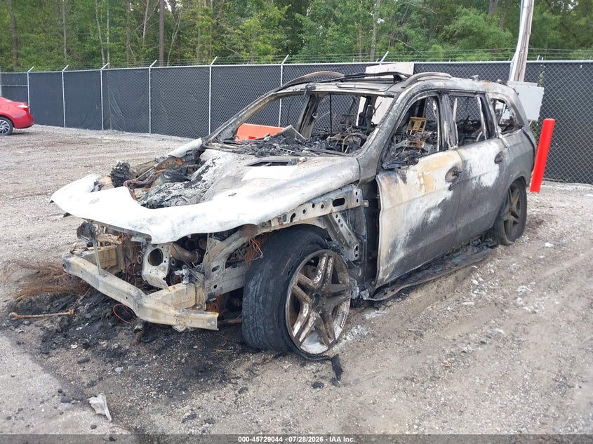 2015 MERCEDES-BENZ GL 550 auction photo 2