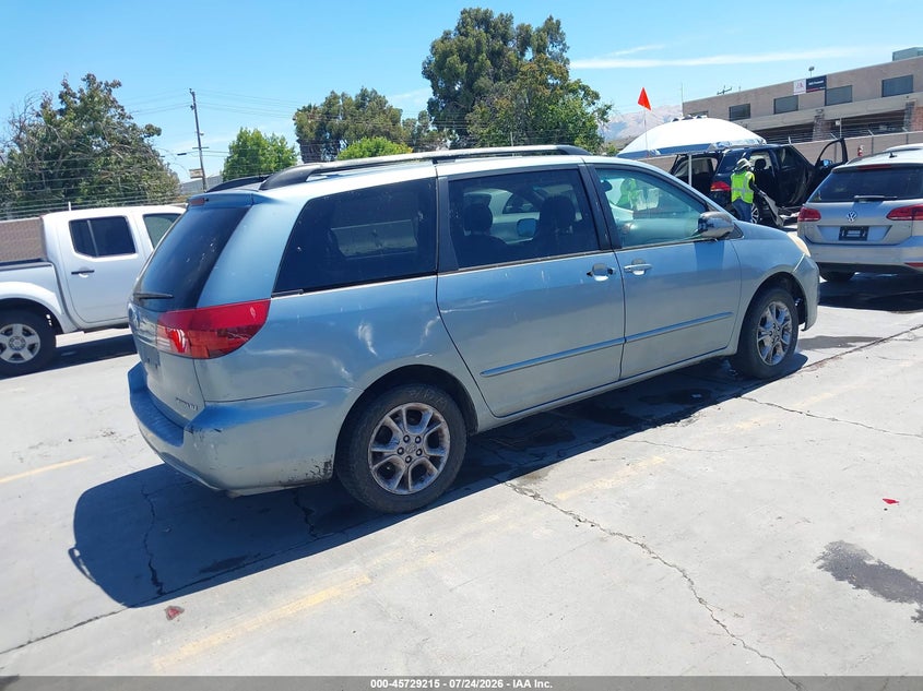 2005 TOYOTA SIENNA auction photo 4
