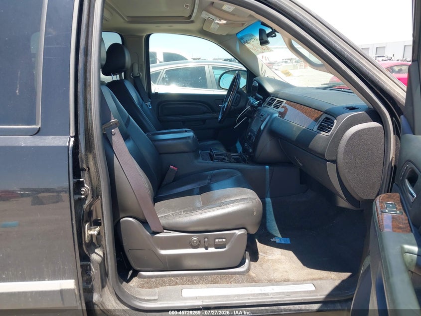 2012 GMC YUKON XL 1500 auction photo 5