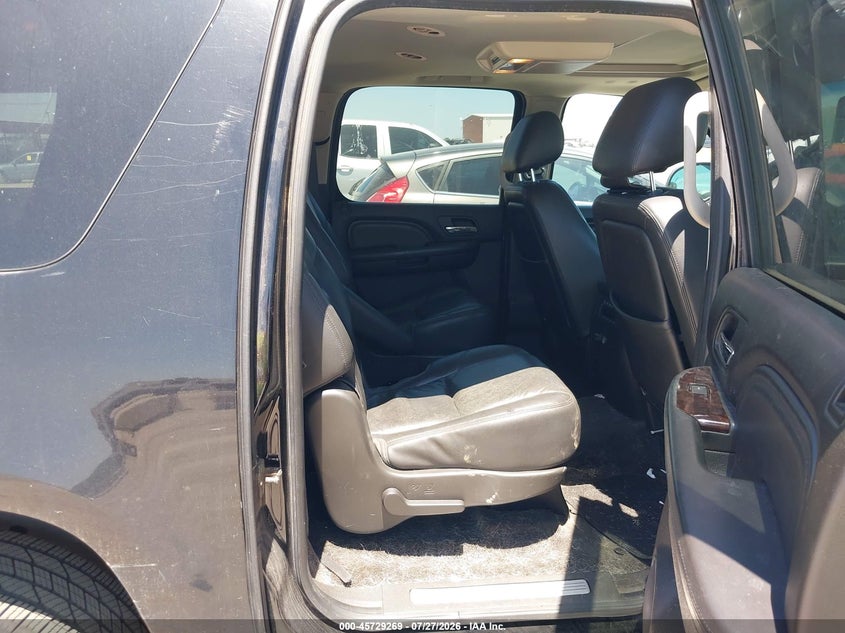 2012 GMC YUKON XL 1500 auction photo 8