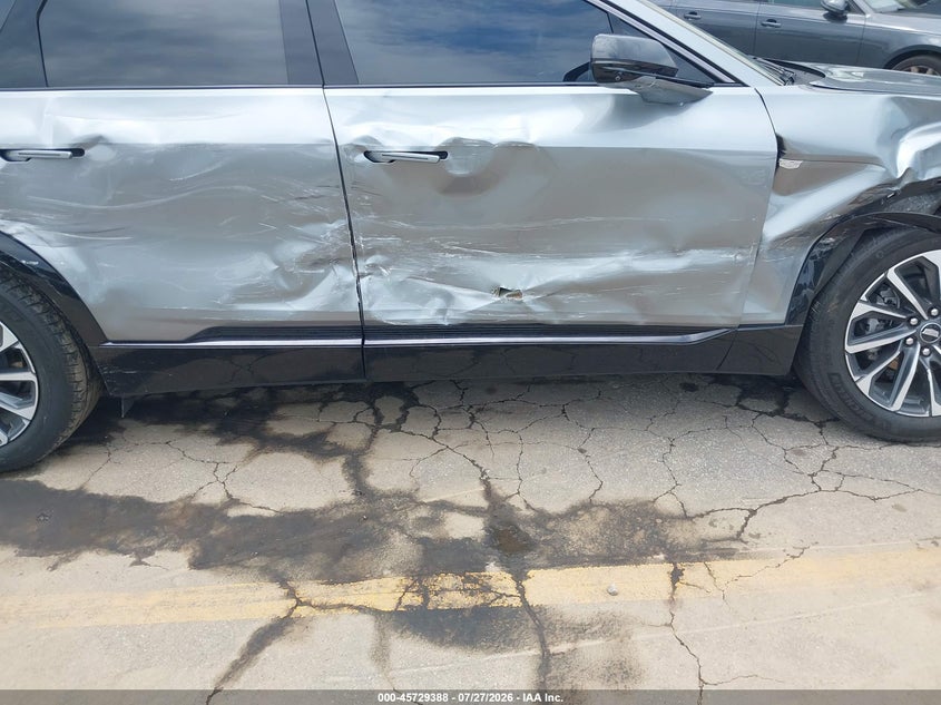2024 CADILLAC LYRIQ auction photo 6