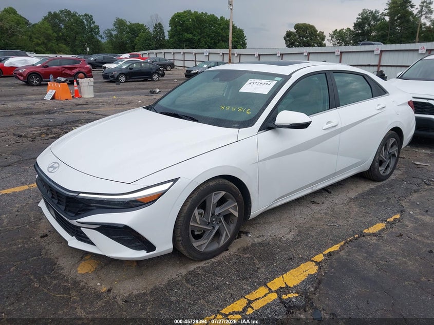 2025 HYUNDAI ELANTRA auction photo 2