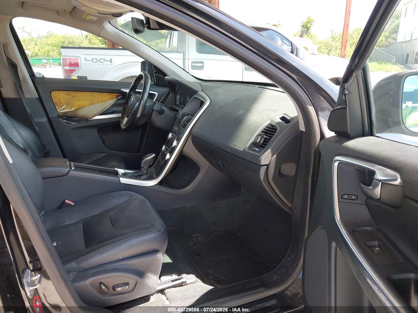 2015 VOLVO XC60 auction photo 5