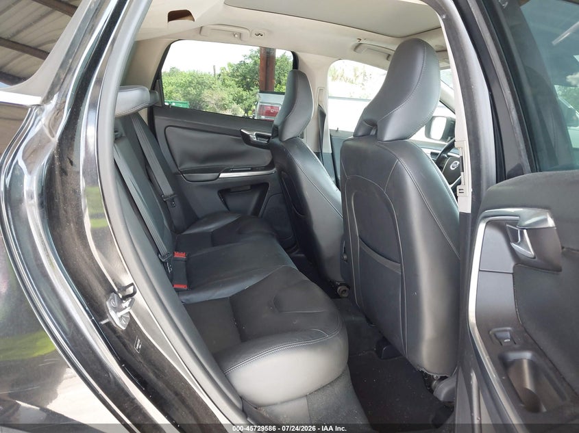 2015 VOLVO XC60 auction photo 8