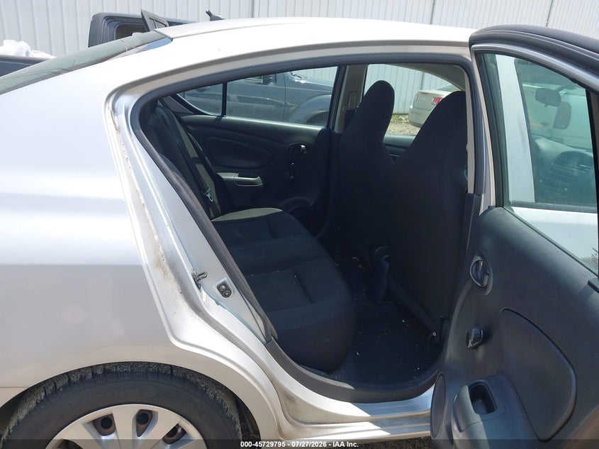 2016 NISSAN VERSA auction photo 8
