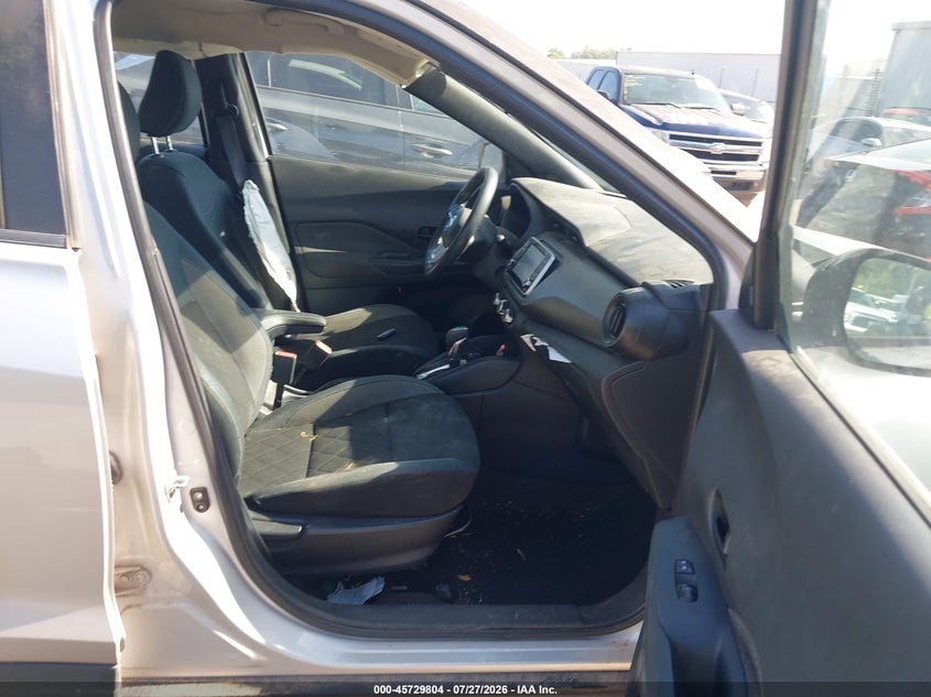 2020 NISSAN KICKS auction photo 5