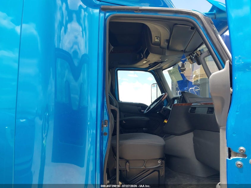 2019 INTERNATIONAL LT auction photo 7