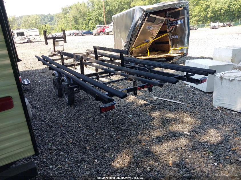 2013 TRAILER BOAT TRAILER. auction photo 3