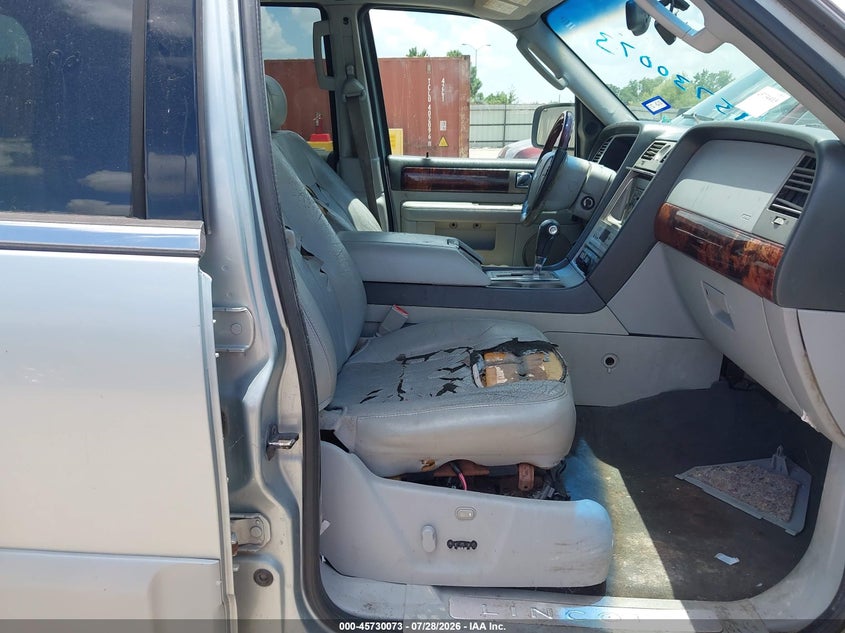 2005 LINCOLN NAVIGATOR auction photo 5