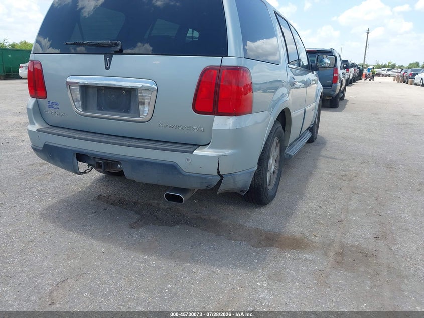 2005 LINCOLN NAVIGATOR auction photo 6