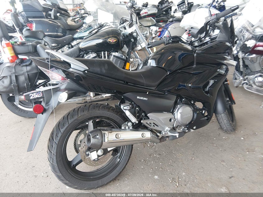 2015 SUZUKI GW250 auction photo 4