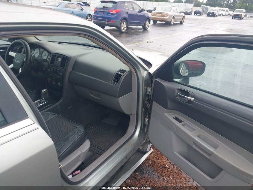 2005 CHRYSLER 300 auction photo 5