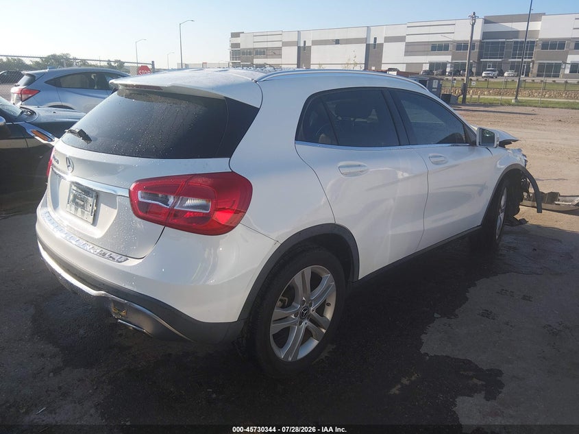 2019 MERCEDES-BENZ GLA 250 — zdjęcie 4