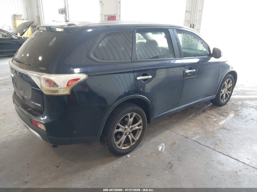 2015 MITSUBISHI OUTLANDER auction photo 4