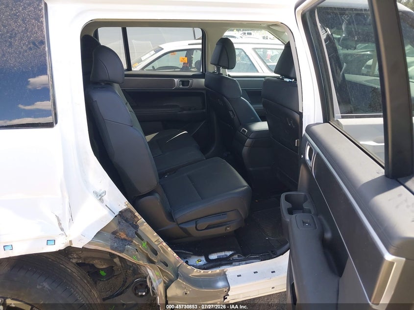 2025 HYUNDAI SANTA FE HYBRID auction photo 8